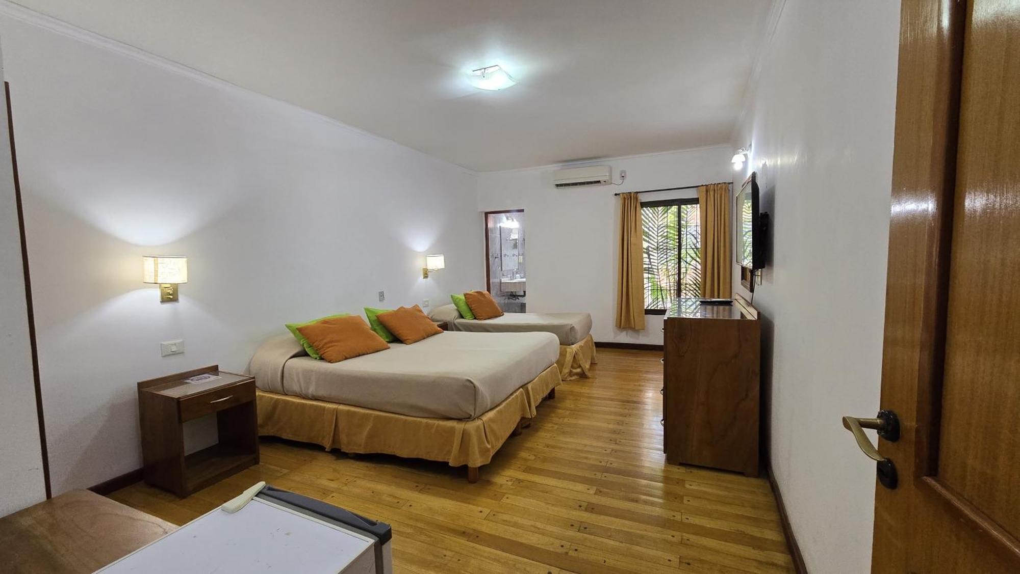 Tajy Iguazu Hotel ปูแอร์โตอีกวาซู ภายนอก รูปภาพ