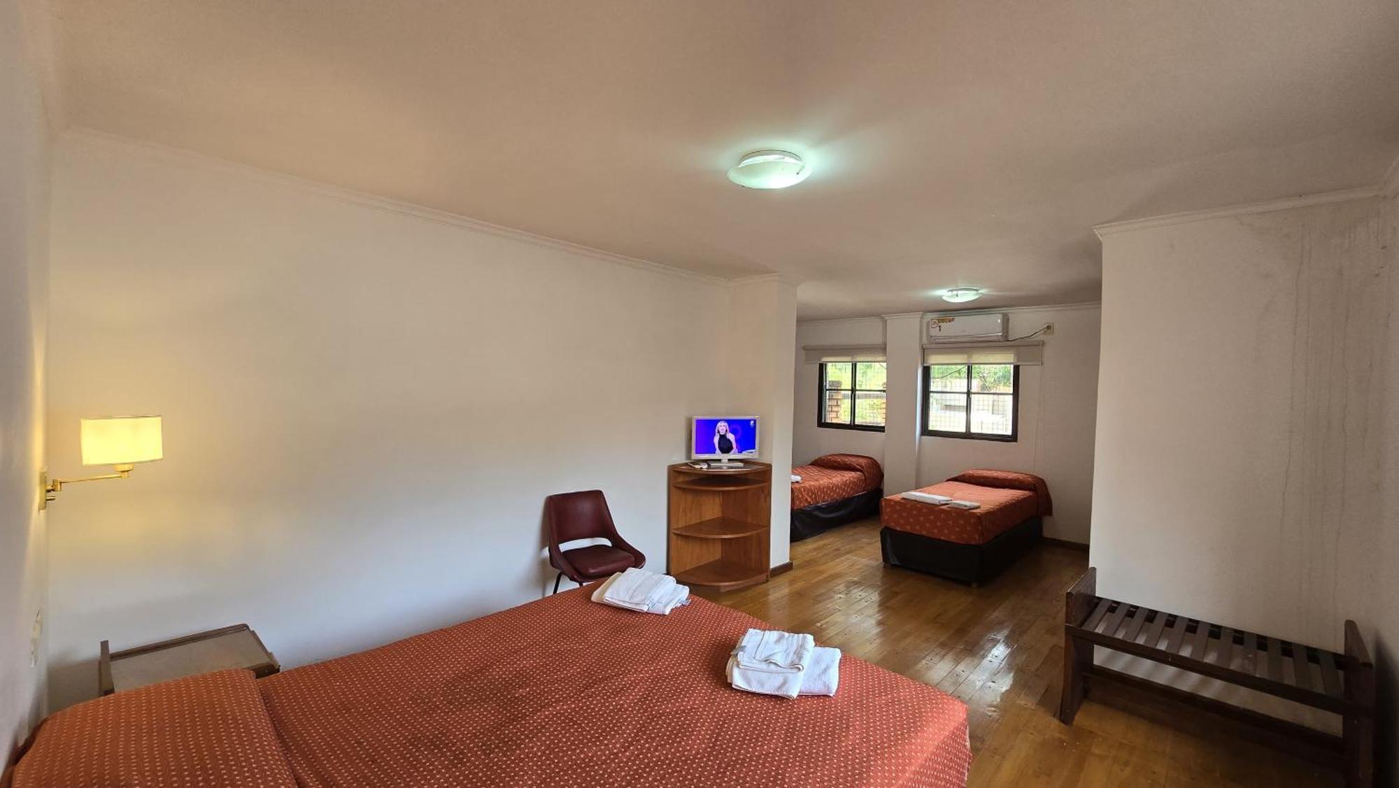 Tajy Iguazu Hotel ปูแอร์โตอีกวาซู ภายนอก รูปภาพ